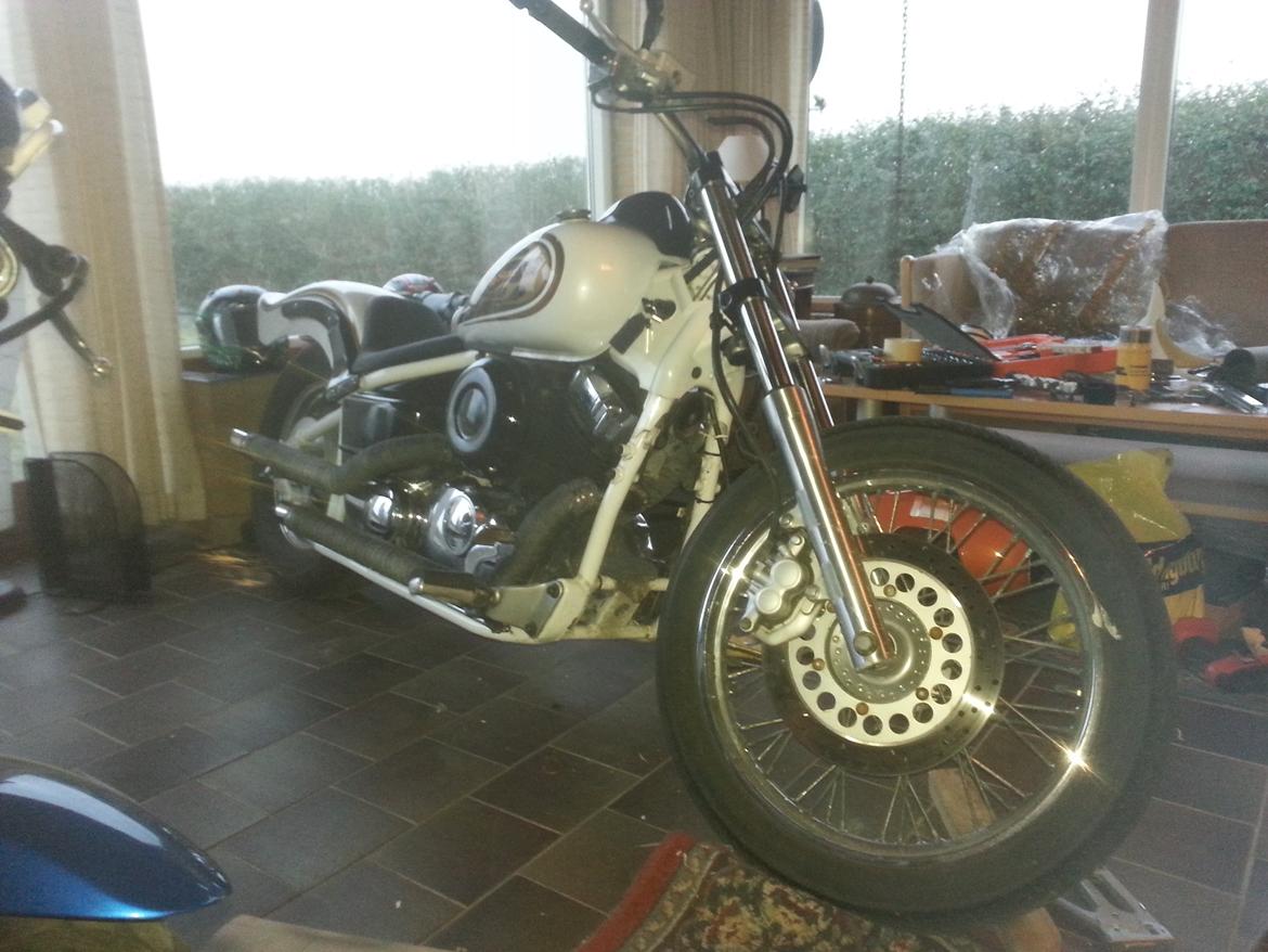 Yamaha xvs 650 Dragstar *Projekt* - Så kom der lidt sort spray folie - Nu i dagslys billede 11