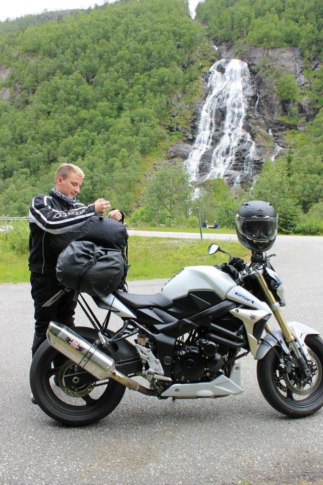 Suzuki gsr 750 billede 9