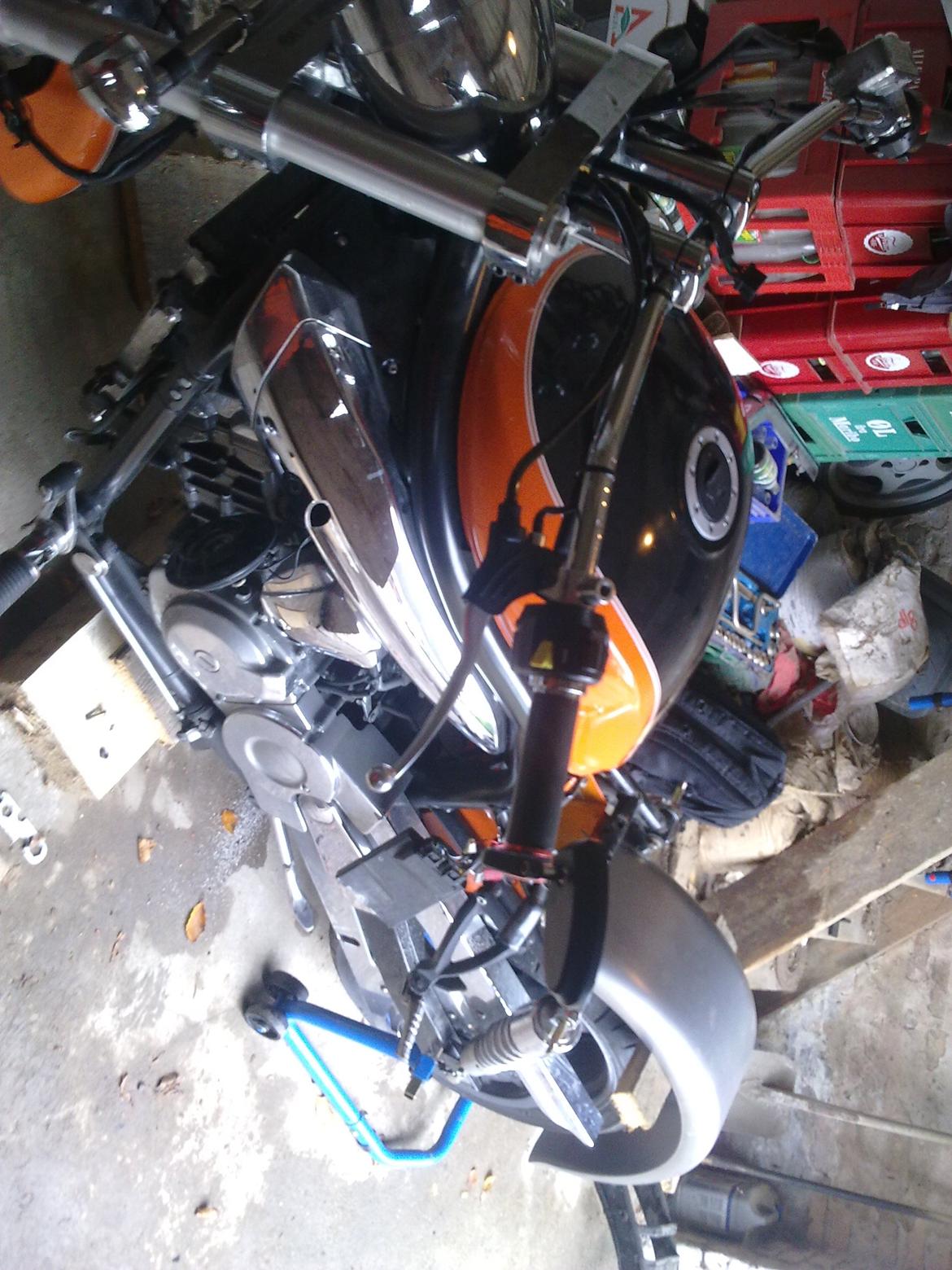 Hyosung gv 650 - Lidt Fra ombygningen billede 8