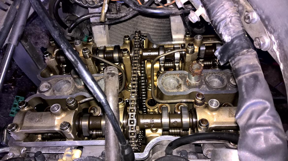 Suzuki GSXR 400 R GK76A [SOLGT] - Ventiljustering marts 2015 billede 18