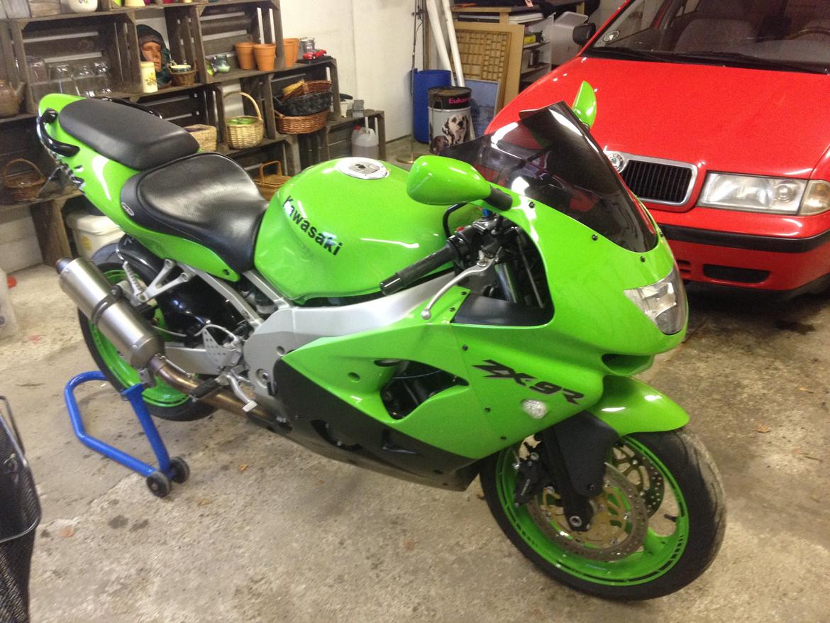 Kawasaki ZX9R billede 3