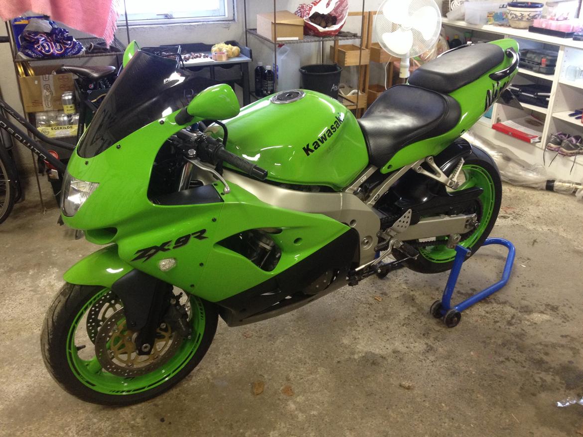 Kawasaki ZX9R billede 5