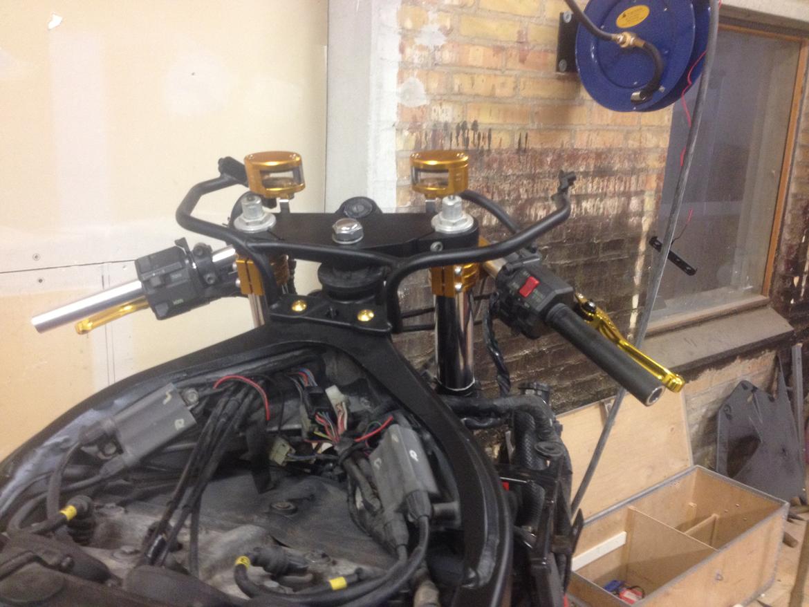 Kawasaki ZXR750 H1 / H2 - Bro og kåbestativ malet billede 7