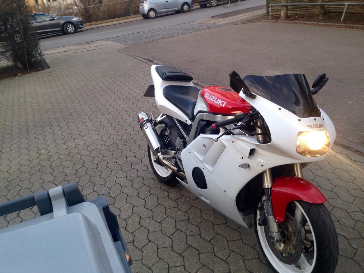 Suzuki GSXR 400 billede 5