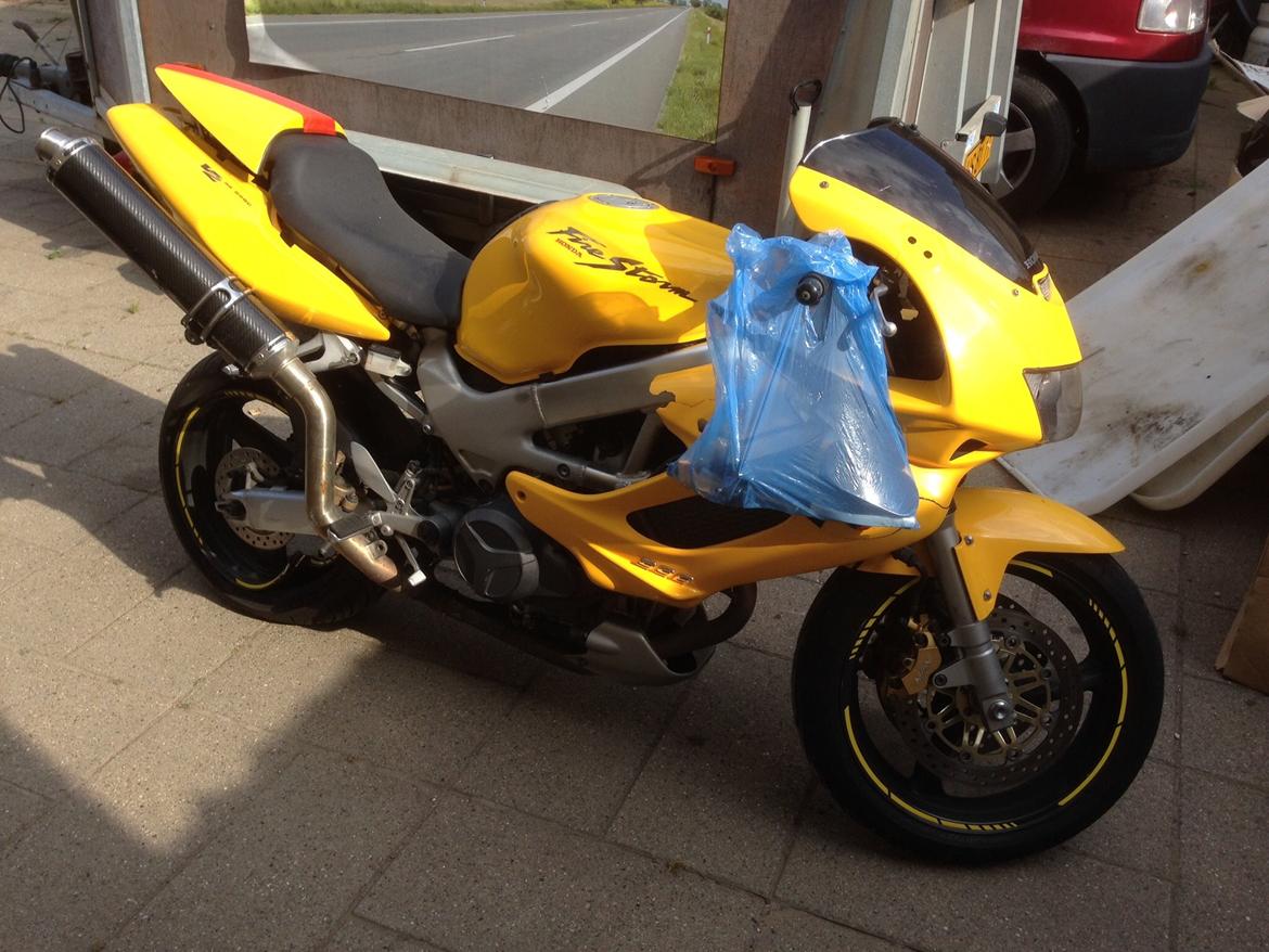 Honda VTR 1000 - totalskadet 2015 billede 9