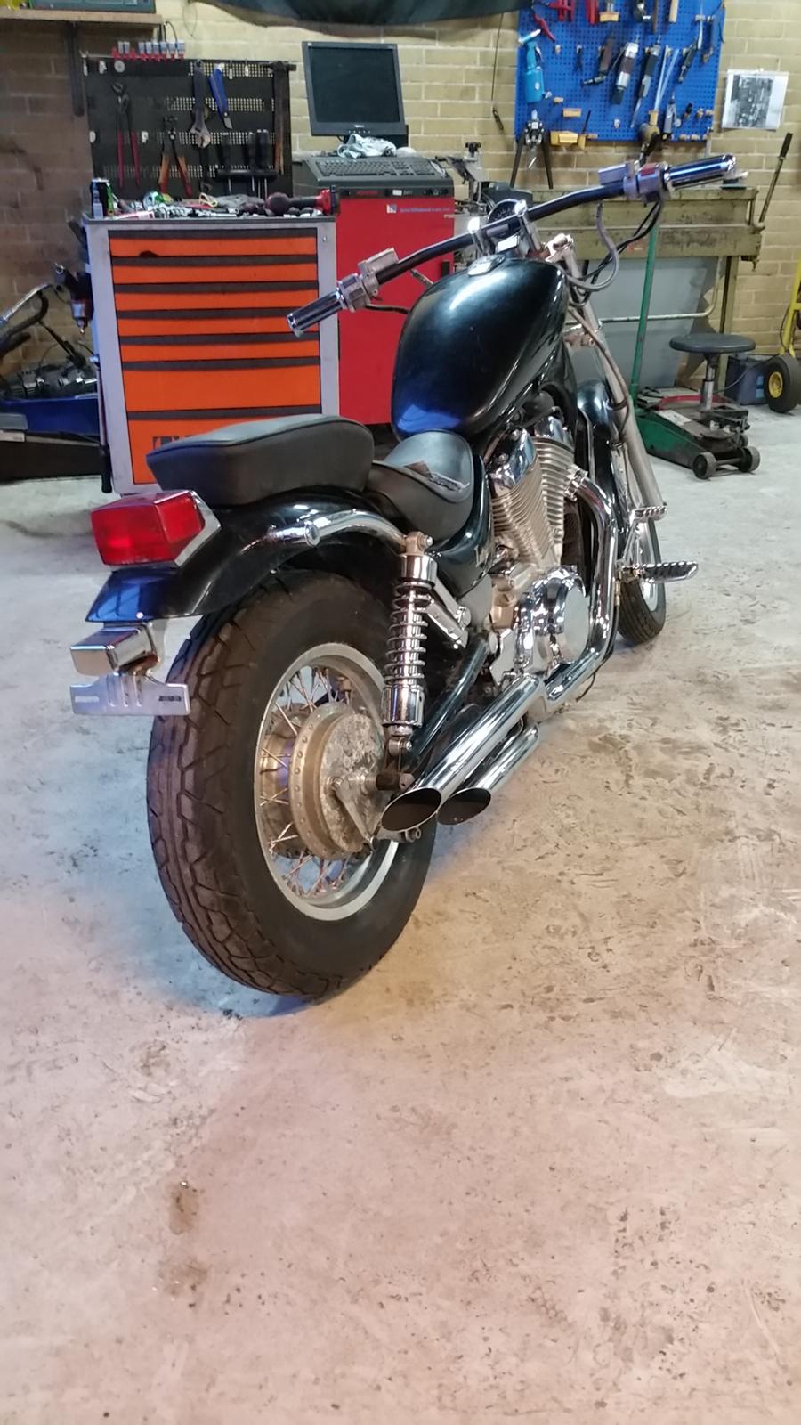 Suzuki Intruder VS700 billede 3