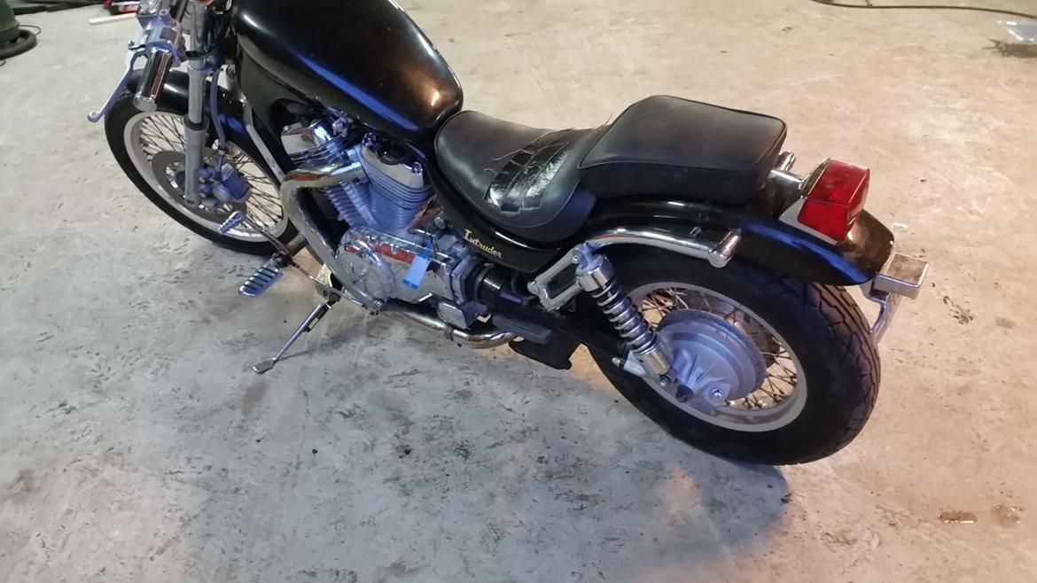 Suzuki Intruder VS700 billede 4