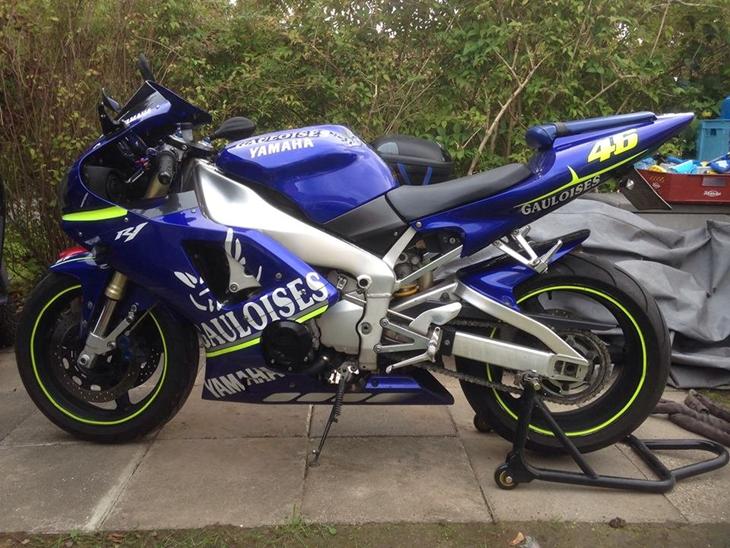 Yamaha r1 billede 1