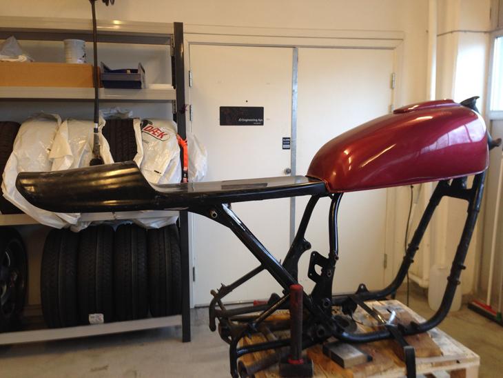 Suzuki GS 550 Cafe Racer 2 billede 1