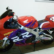 Honda CBR 900 RR Fireblade (919 cc)