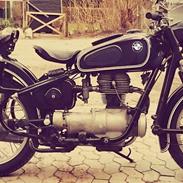 BMW R26