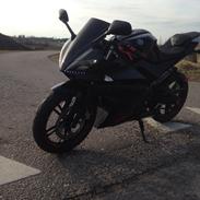 Yamaha Yzf r125