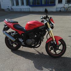 Hyosung GT 250 Naked EFI