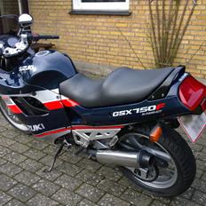 Suzuki GSX750F Slingshot