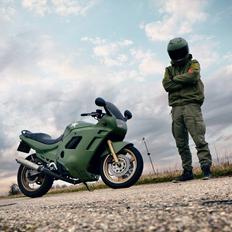Suzuki GSX 600F