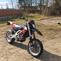 Aprilia SXV550 Motard