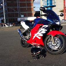 Honda cbr 600 f4 pc35