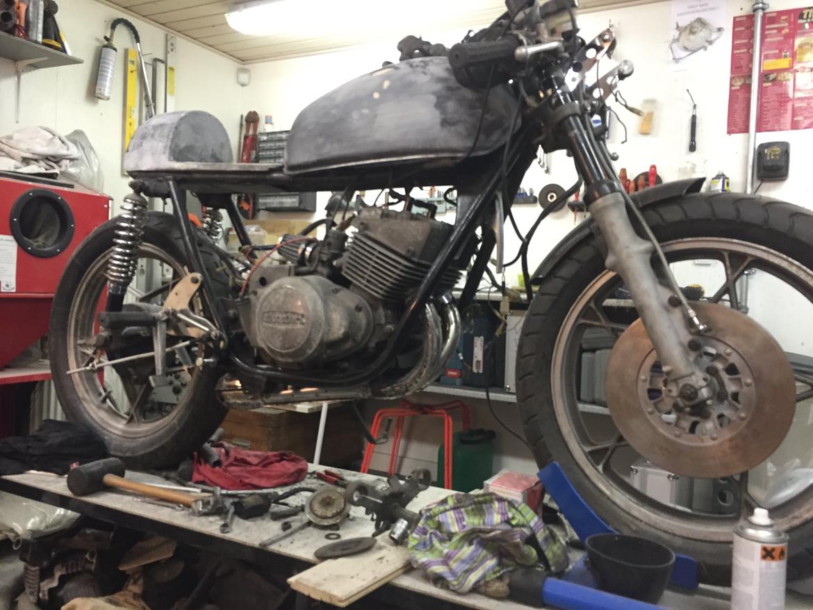 Suzuki gt 250 billede 1