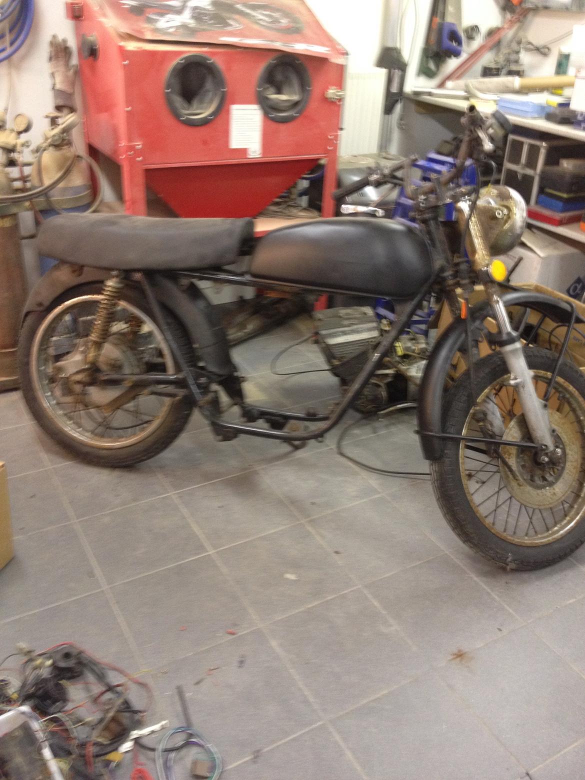 Suzuki gt 250 billede 11