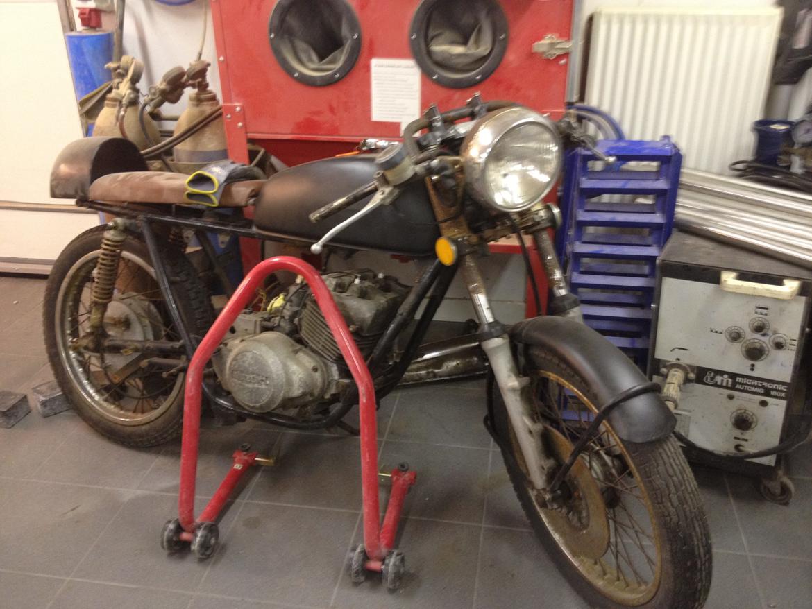 Suzuki gt 250 billede 10