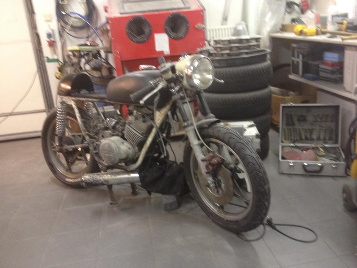 Suzuki gt 250 billede 2