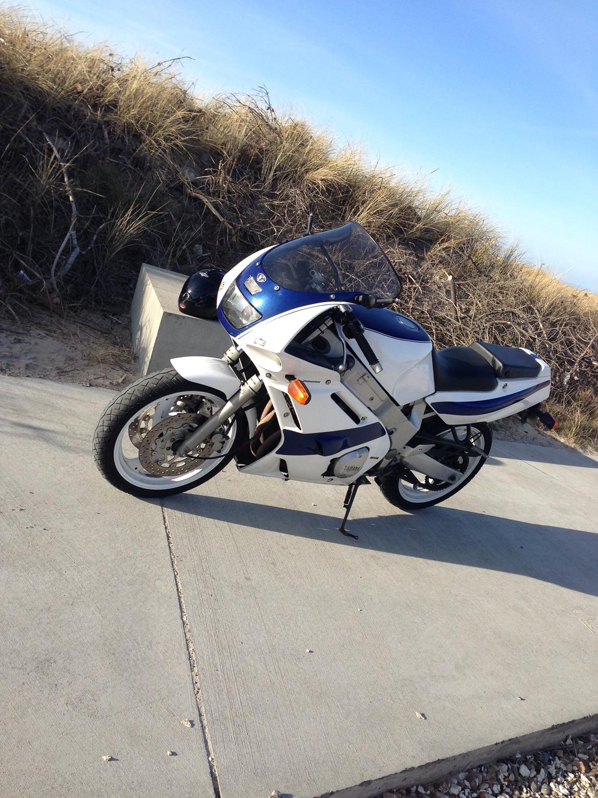 Yamaha FZR600 billede 8