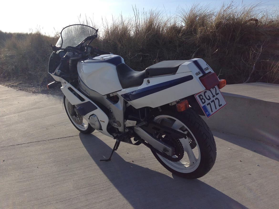 Yamaha FZR600 billede 11