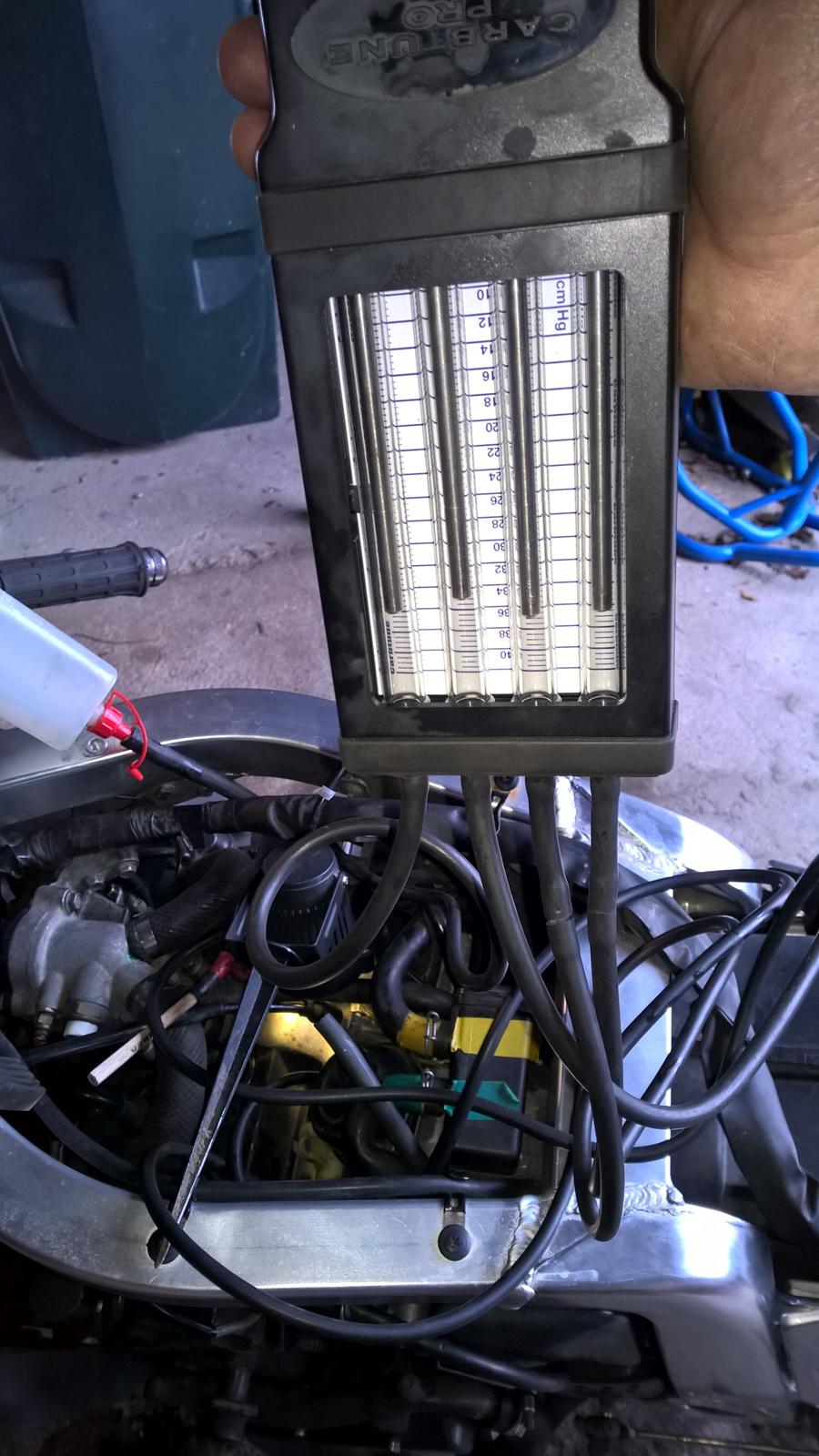 Suzuki GSXR 400 R GK76A [SOLGT] - Justering af karburatorer marts 2015 billede 19