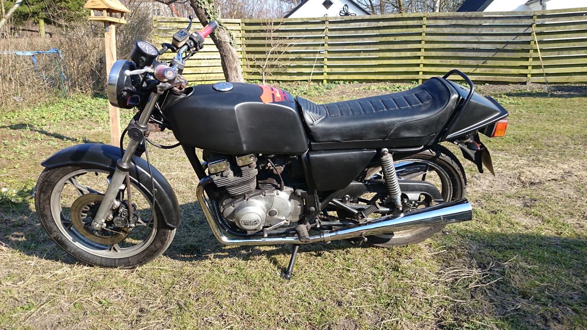 Suzuki gsx 250 billede 1