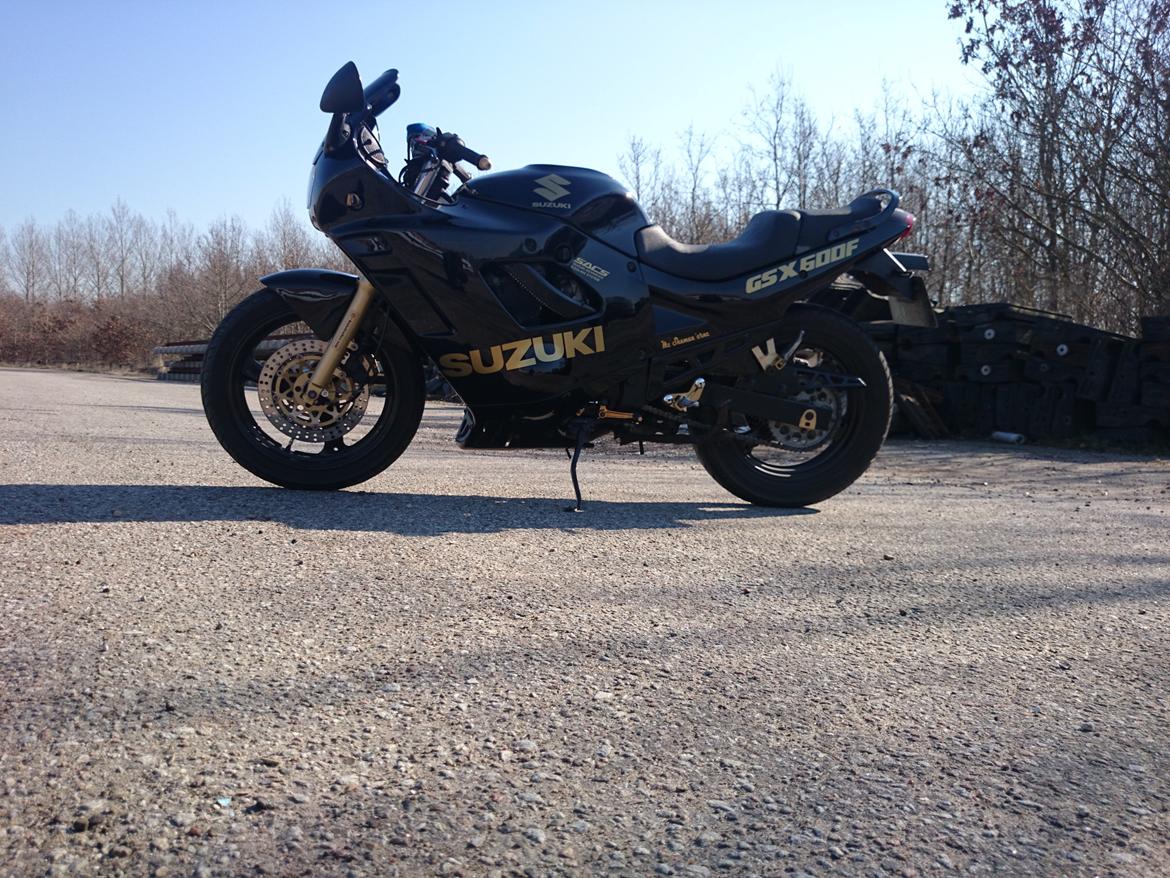 Suzuki GSX 600F SOLGT billede 1