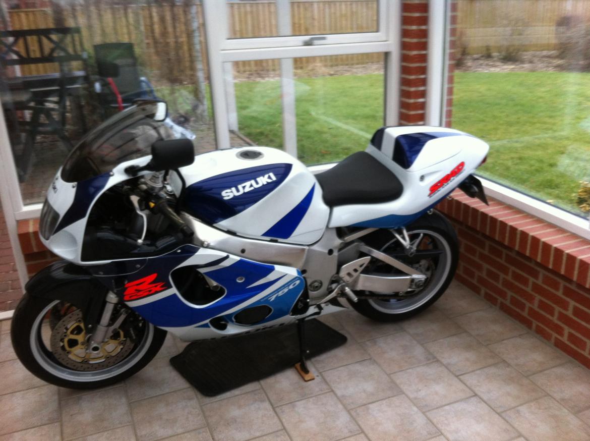 Suzuki GSXR 750 Srad billede 1