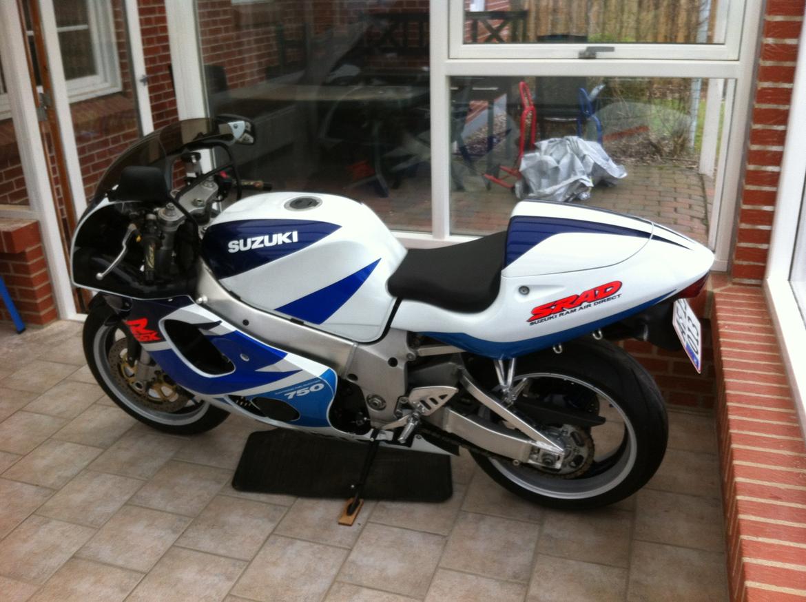 Suzuki GSXR 750 Srad billede 3