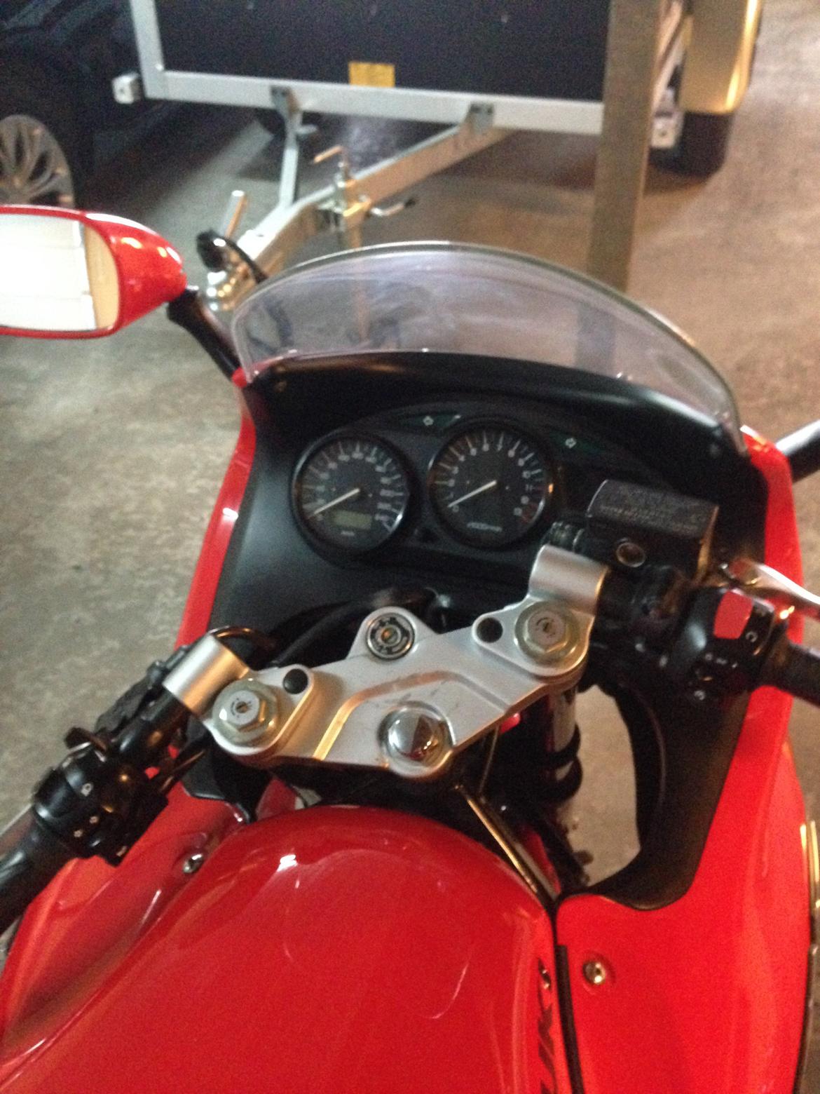 Suzuki GSX 600F billede 3