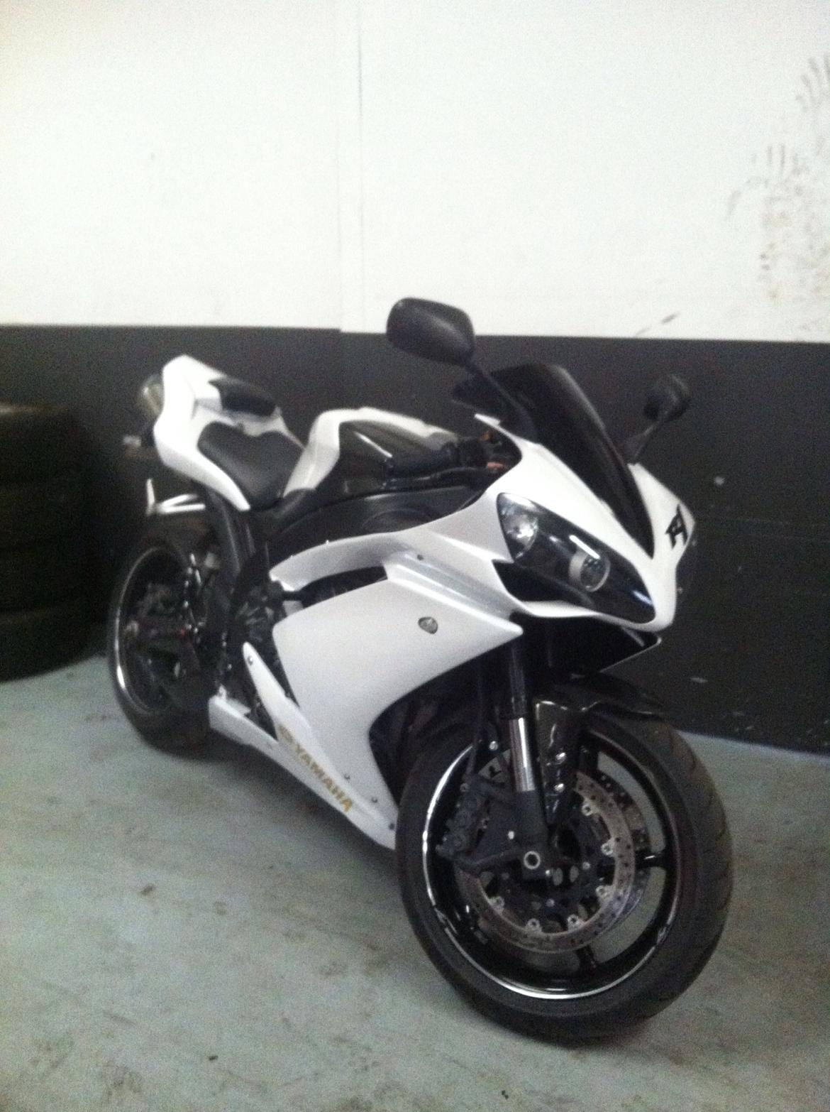 Yamaha R1 RN19 billede 3