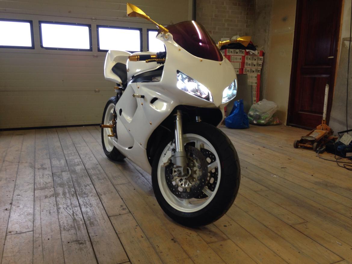 Honda CBR900RR Fireblade billede 2