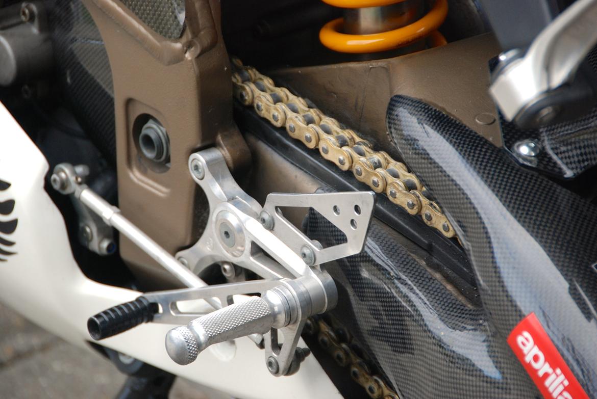 Aprilia rsv 1000 tuono billede 16