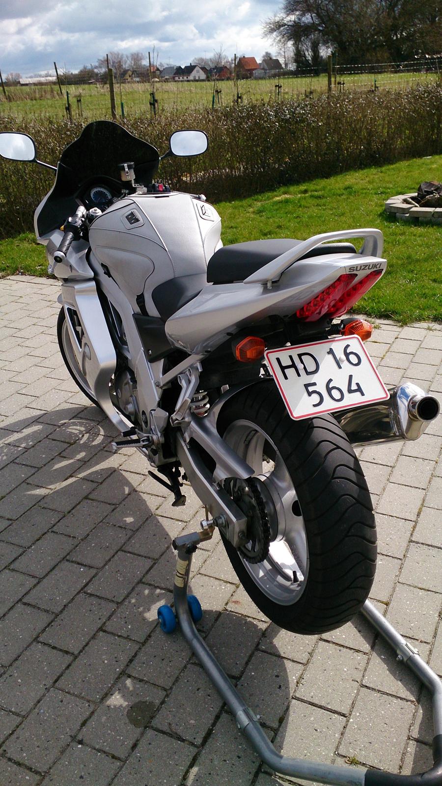 Suzuki SV 650 S *SOLGT* billede 2