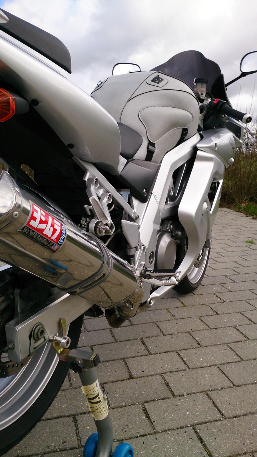 Suzuki SV 650 S *SOLGT* billede 11