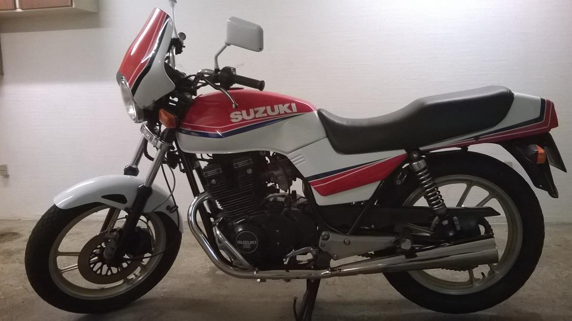 Suzuki gsx 400e billede 1