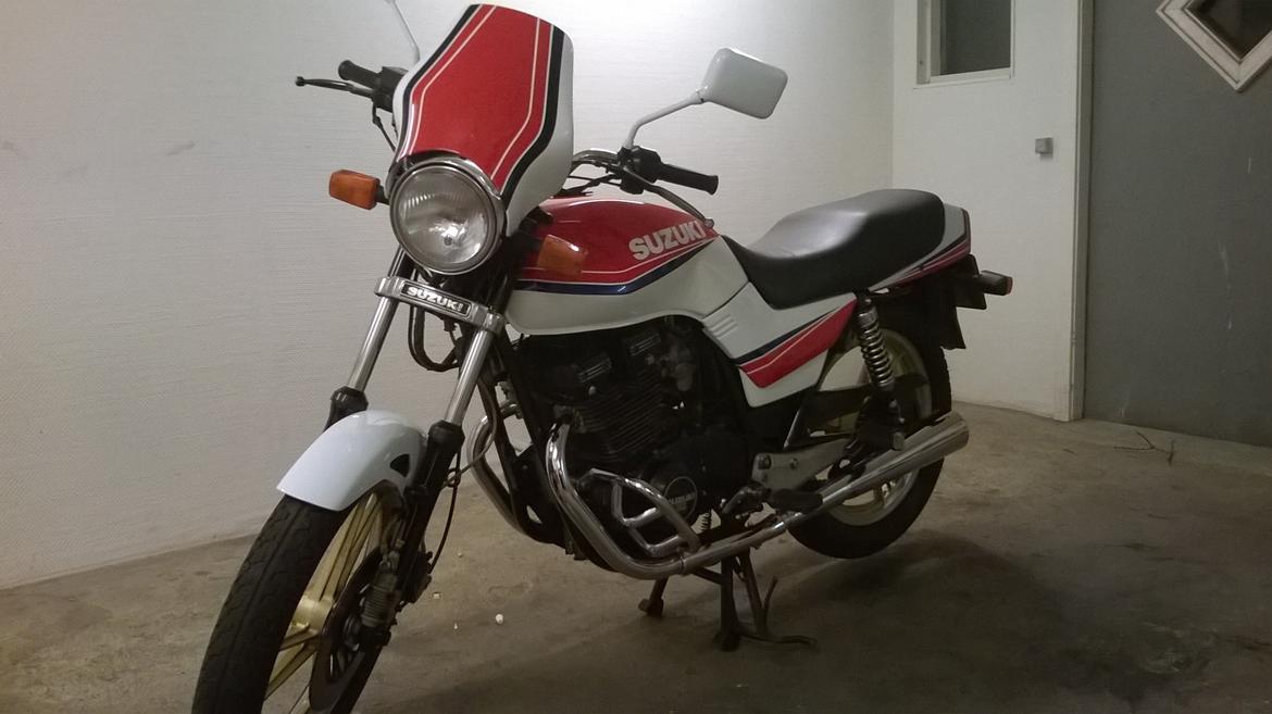 Suzuki gsx 400e billede 2