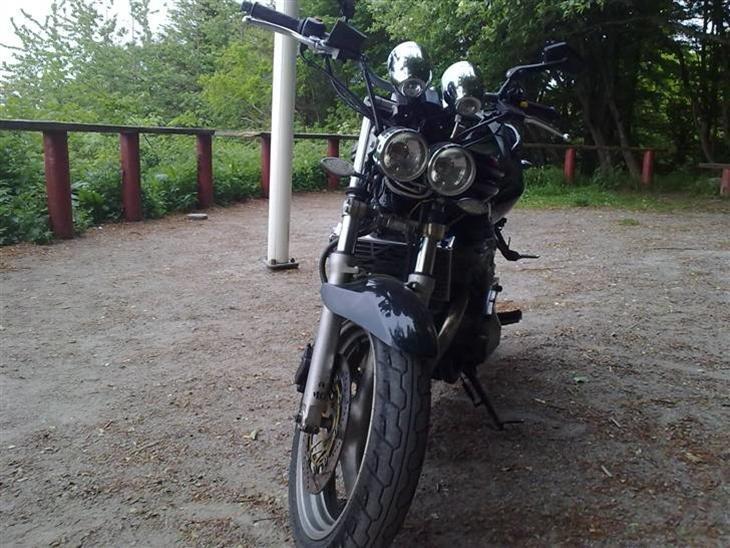 Suzuki GSF 600S billede 4