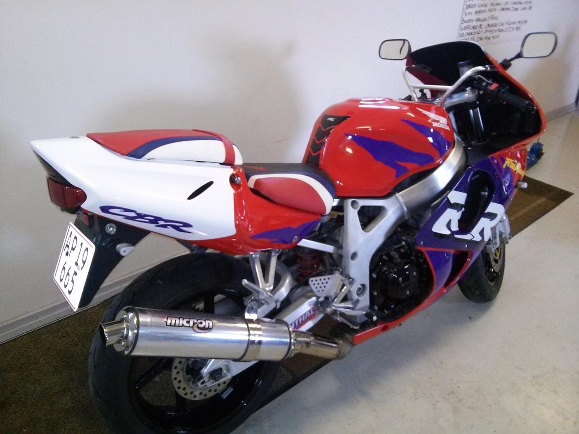 Honda cbr 919 fireblade