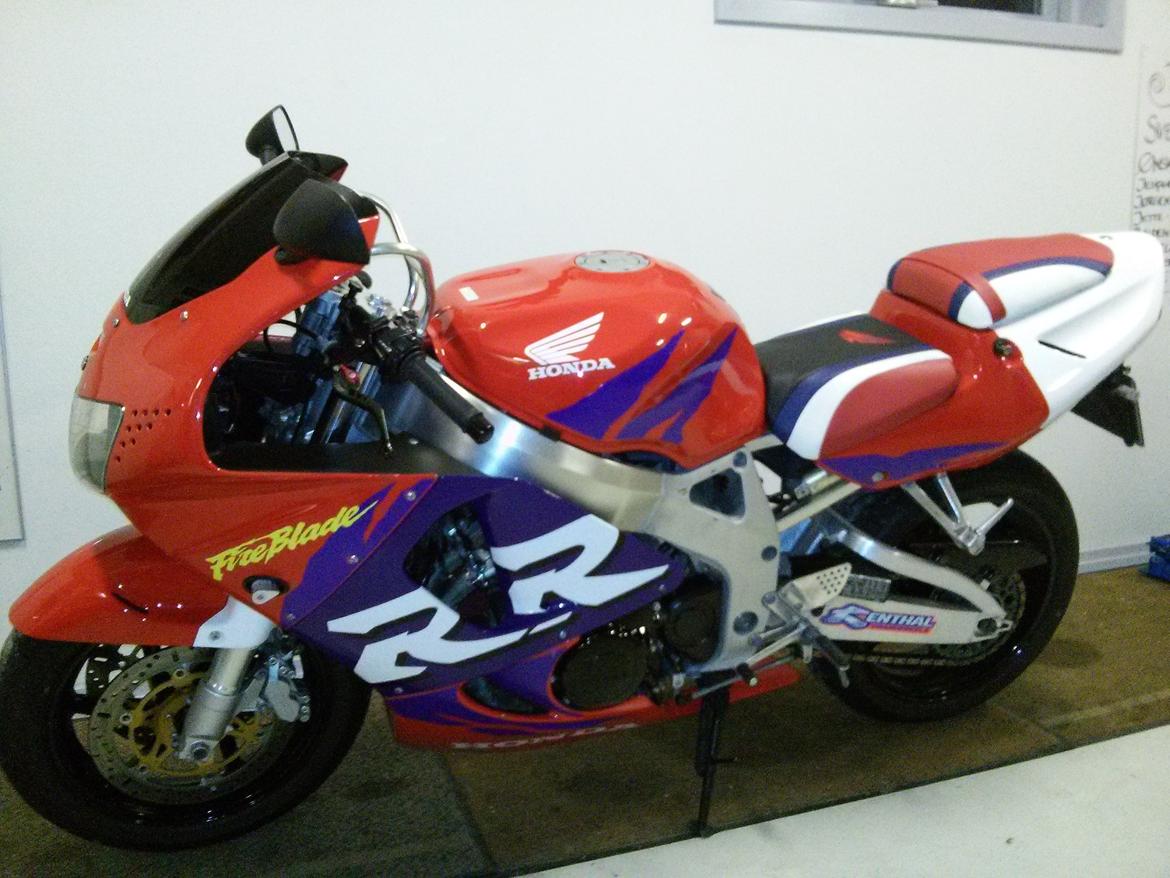 Honda CBR 900 RR Fireblade (919 cc) billede 1