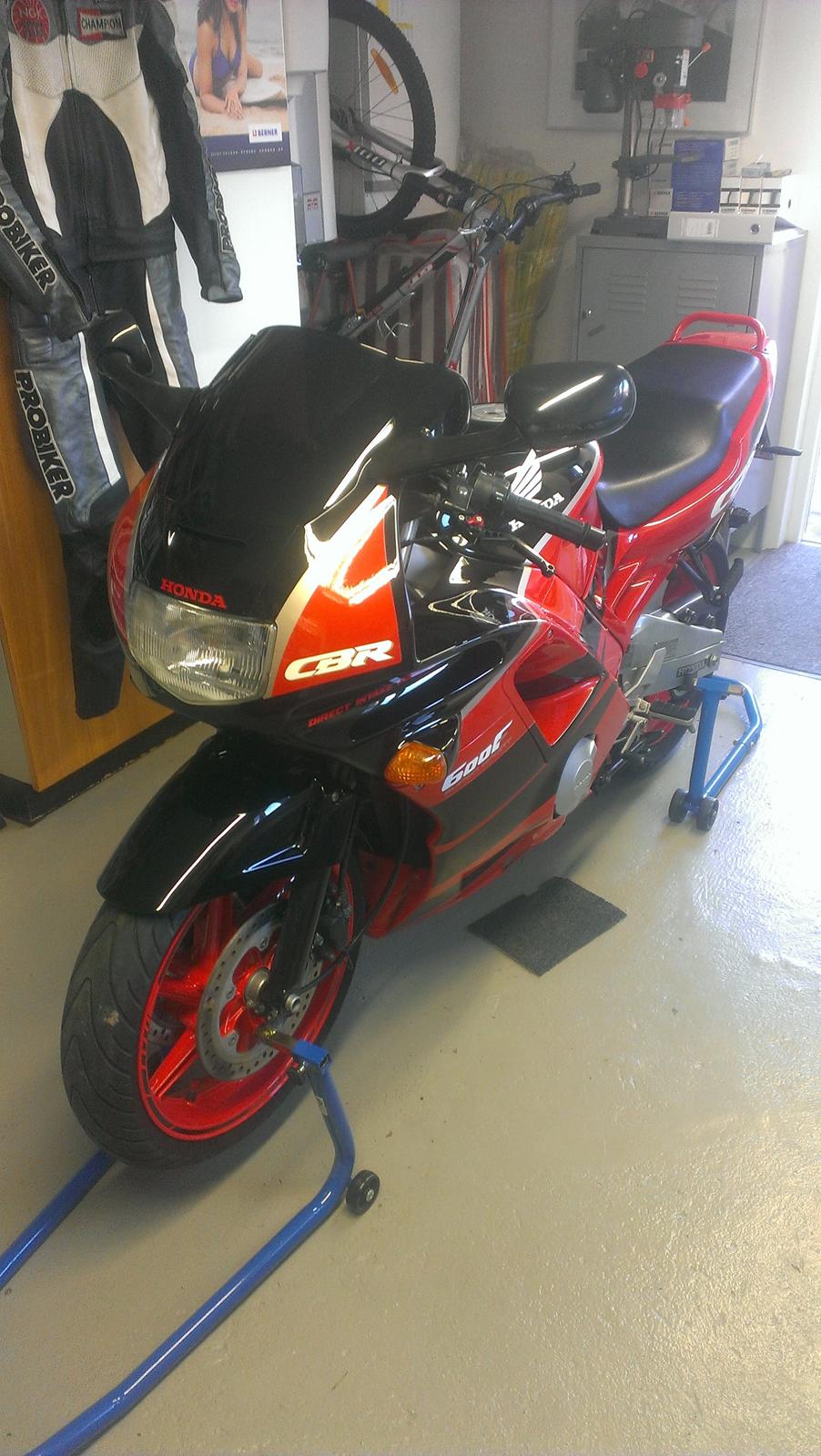 Honda CBR 600 F2 billede 15