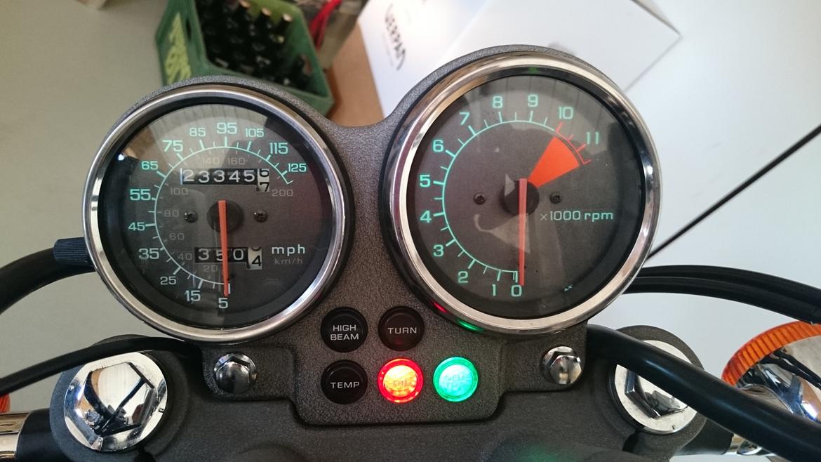 Honda VF750c Magna - LED i instrumenterne billede 9