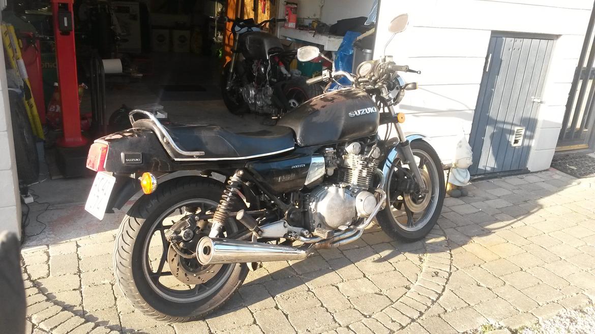 Suzuki gs850 - solgt billede 2