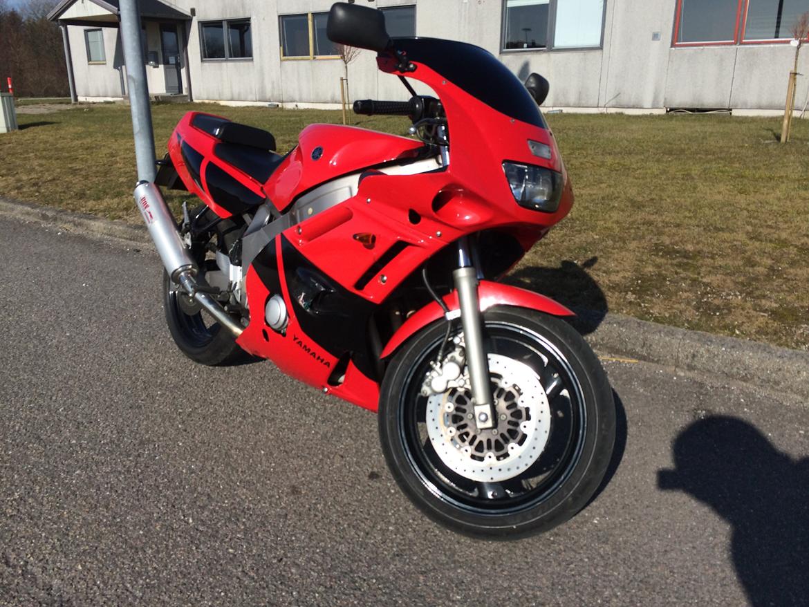 Yamaha FZR 600 billede 2