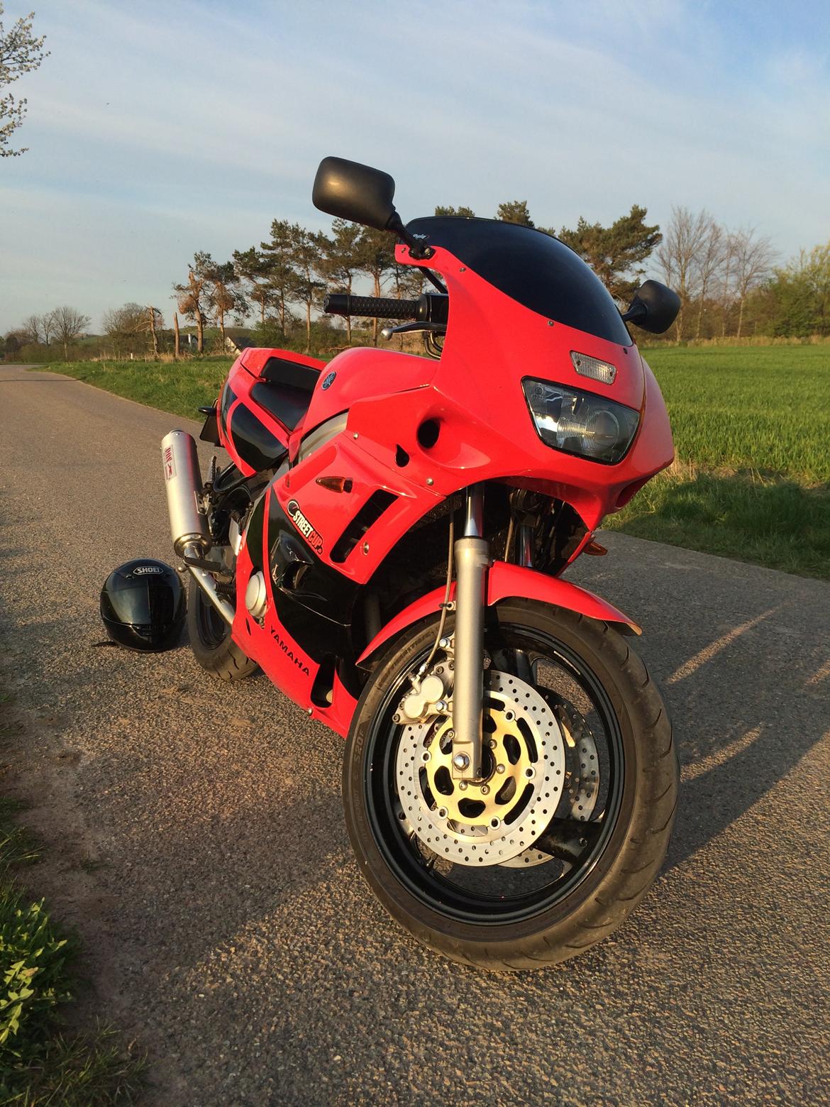 Yamaha FZR 600 billede 5