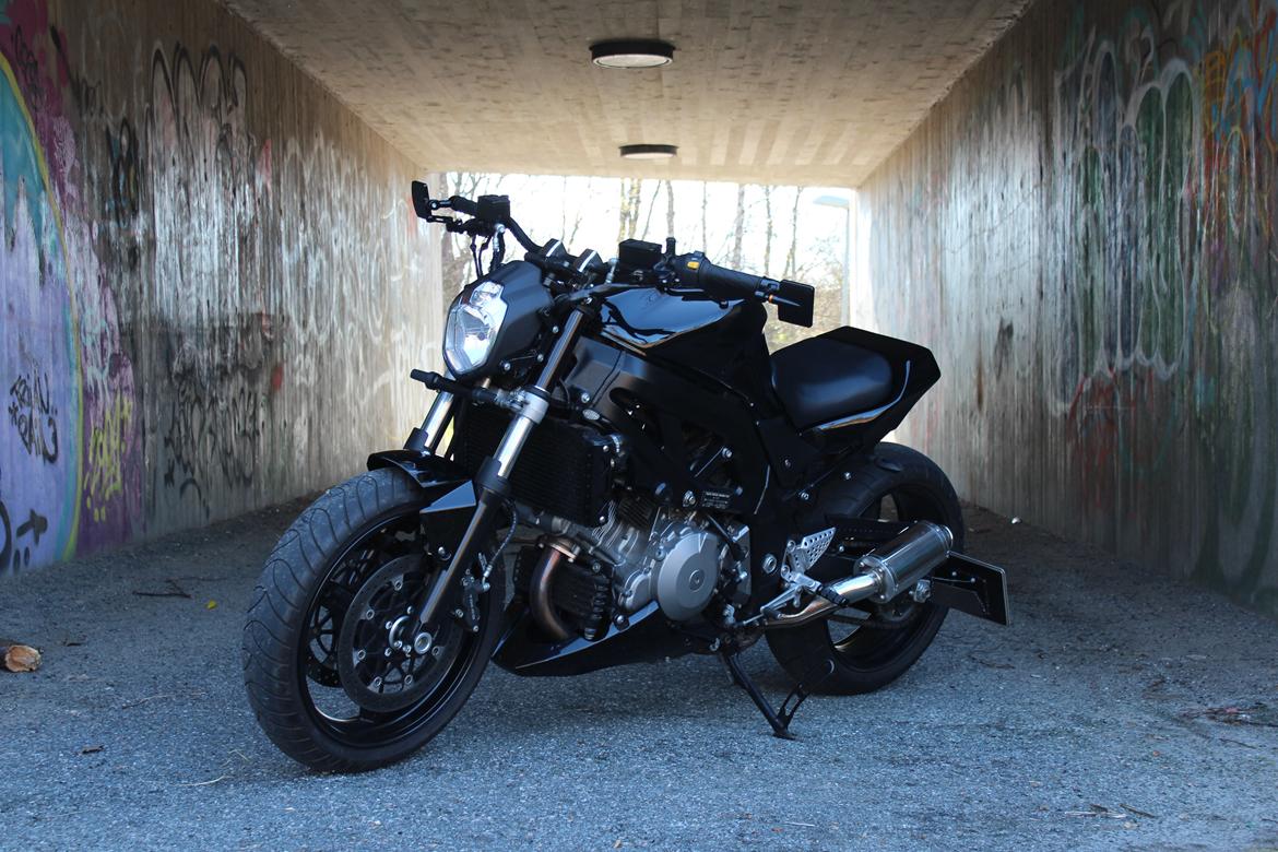 Suzuki SV 1000 K7 Street billede 3