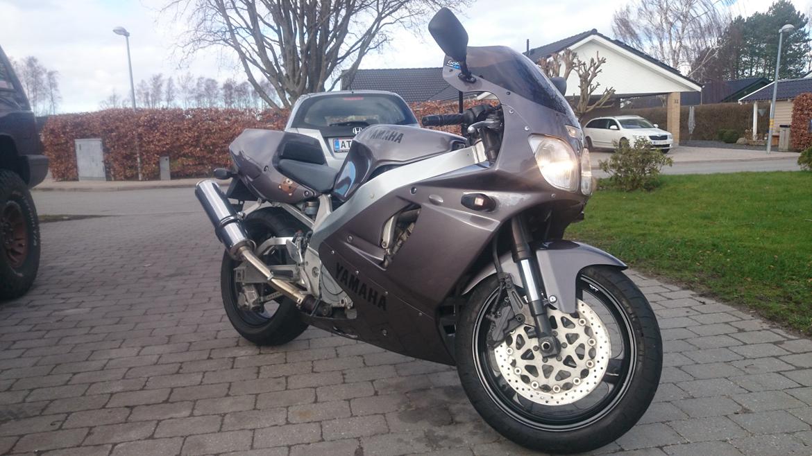 Yamaha YZF750SP billede 1